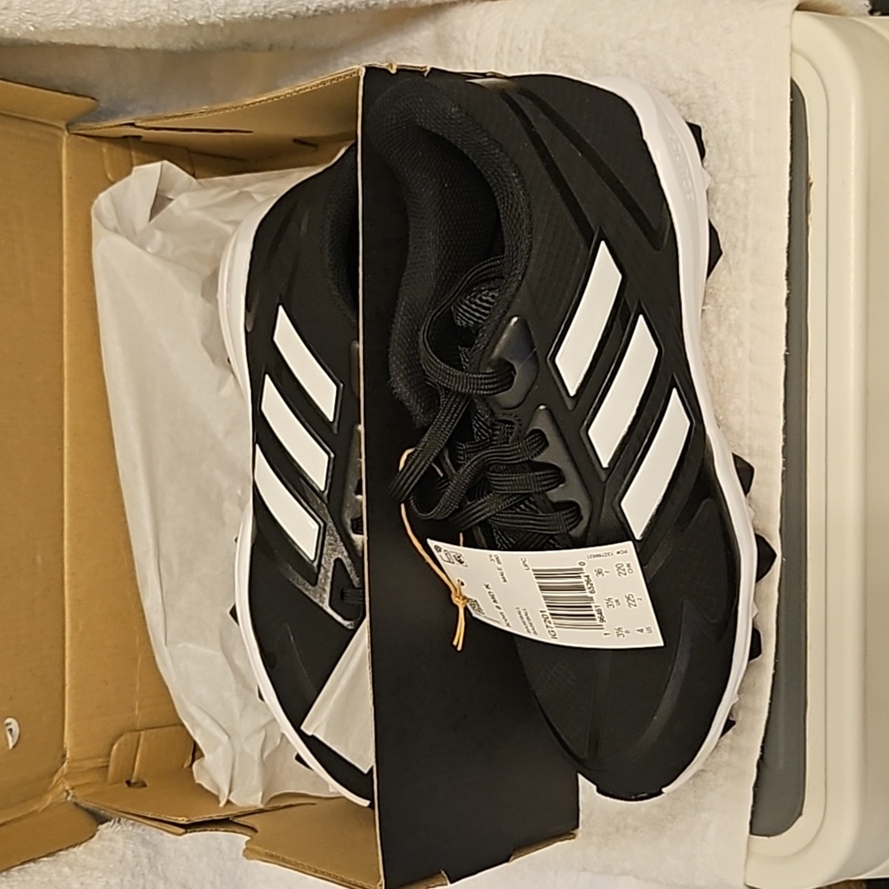 NWT Adidas Baseball Cleats